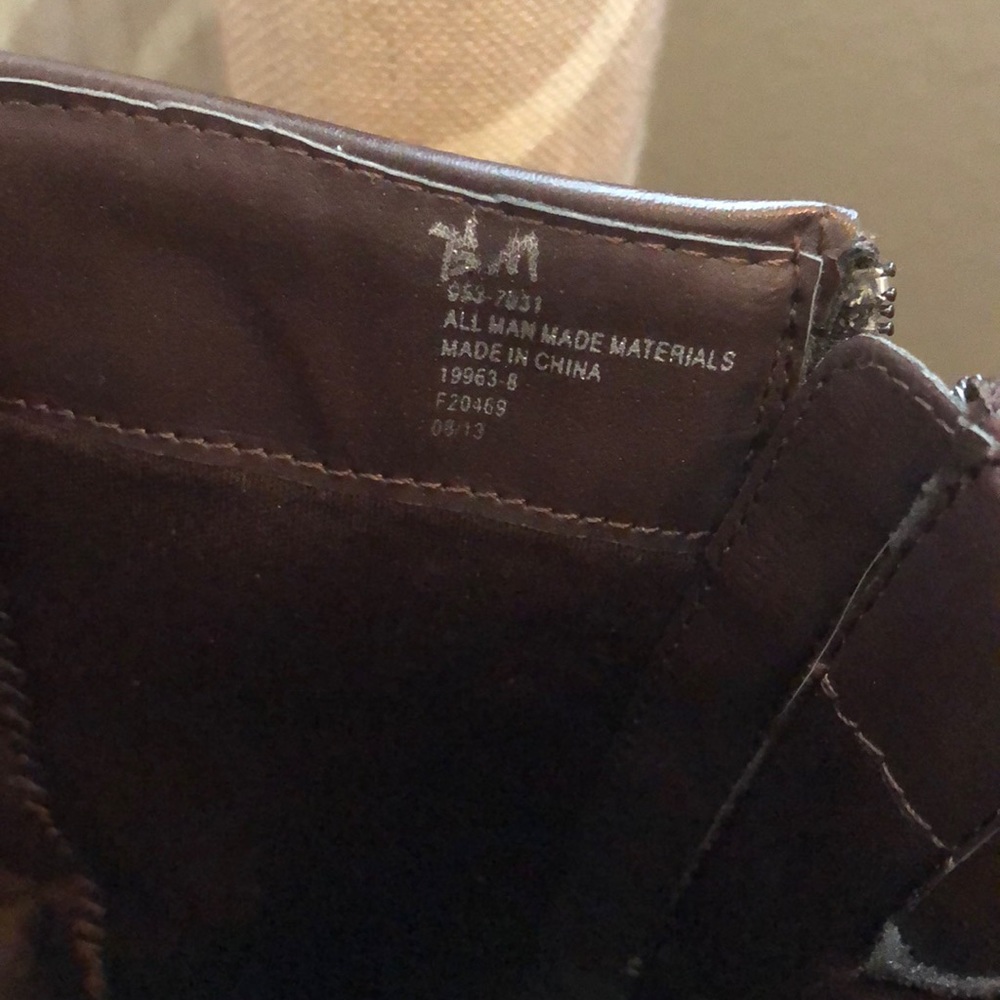 Boots - Picture 4 of 6